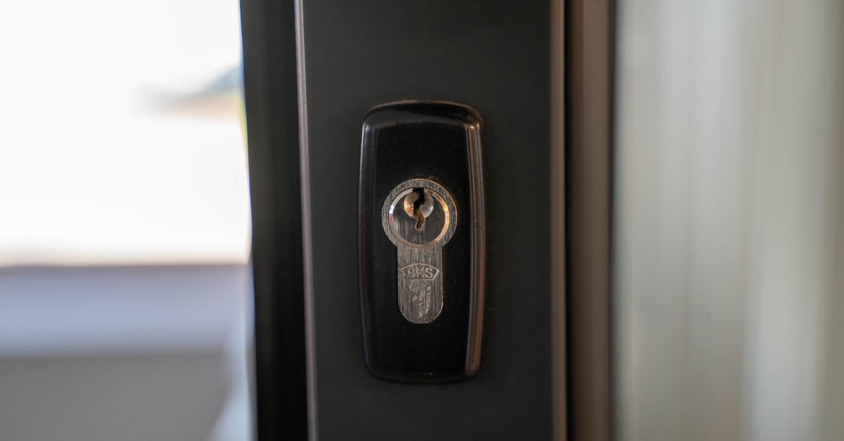 locksmith service technician — Stone Mountain Locksmith Pros