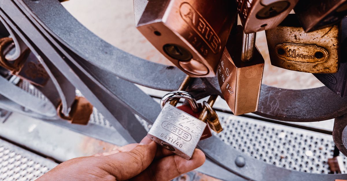 locksmith shop keys — Stone Mountain Locksmith Pros